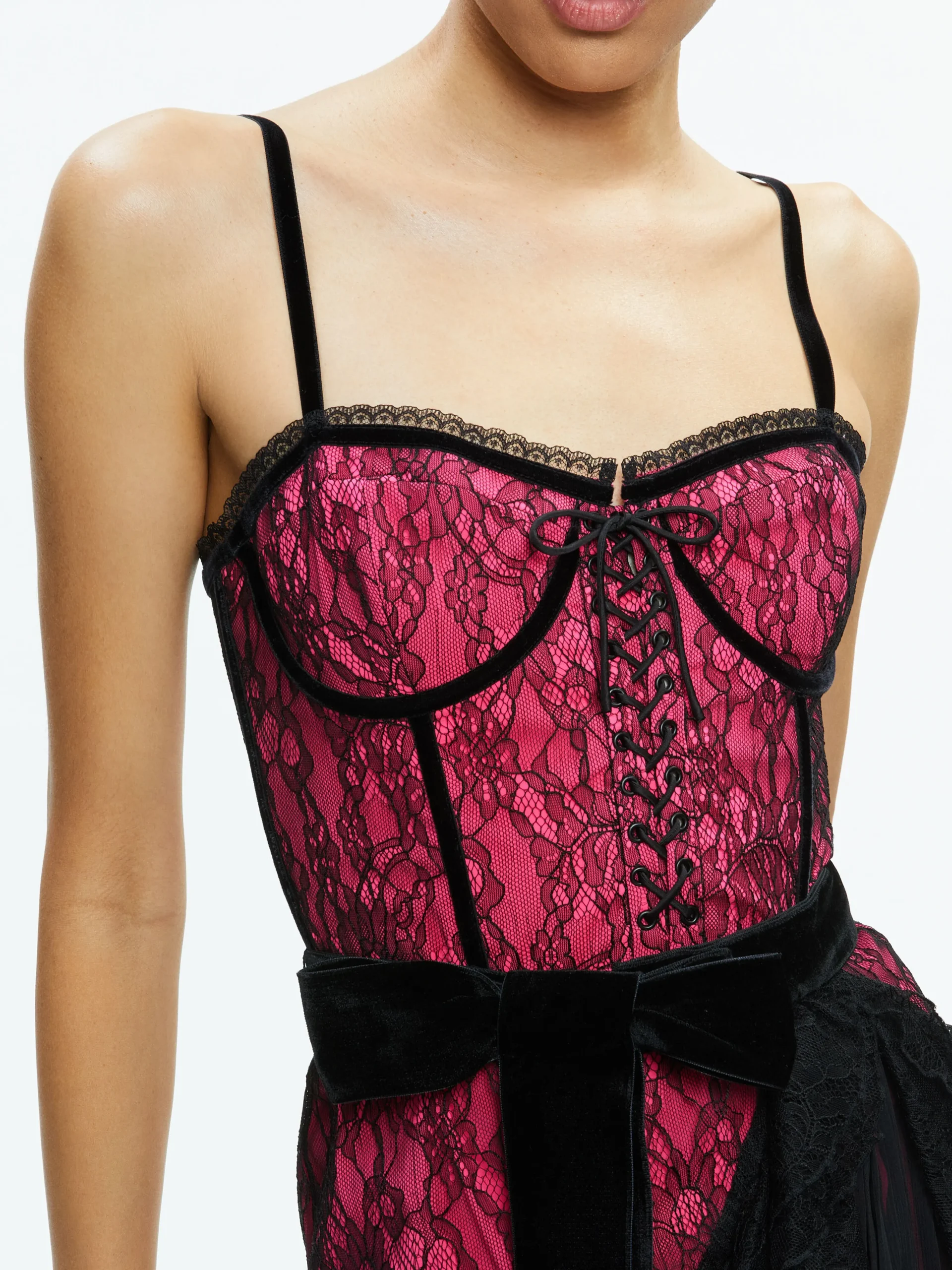Alice and Olivia CHANTIL LACE RUFFLE MINI GOWN BLACK/WILD PINK*DRESSES | CLOTHING