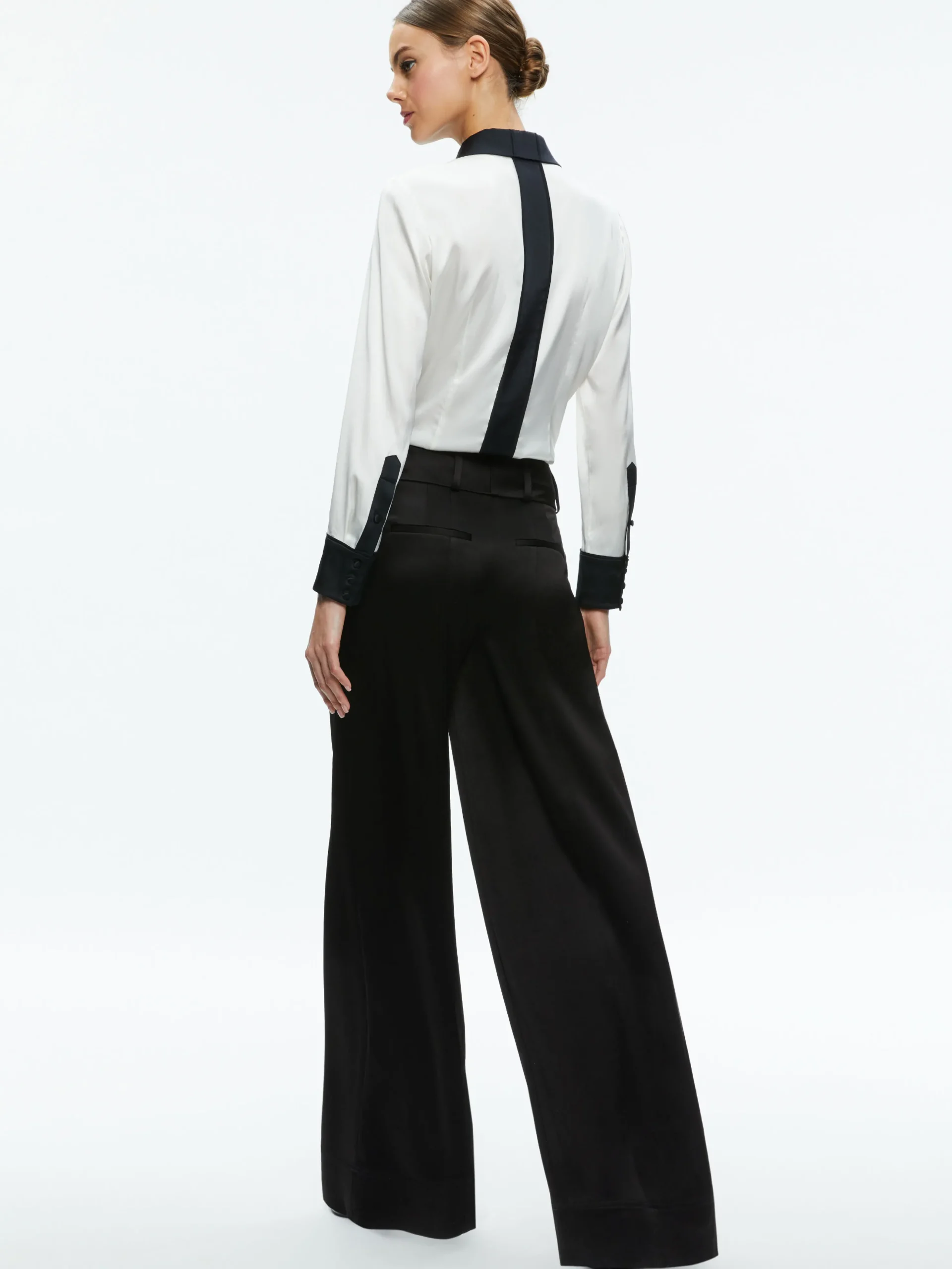 Alice and Olivia WILLA FITTED PLACKET TOP OFF WHITE/BLACK*FEATURED SHOPS | FEATURED SHOPS | FEATURED SHOPS | CLOTHING