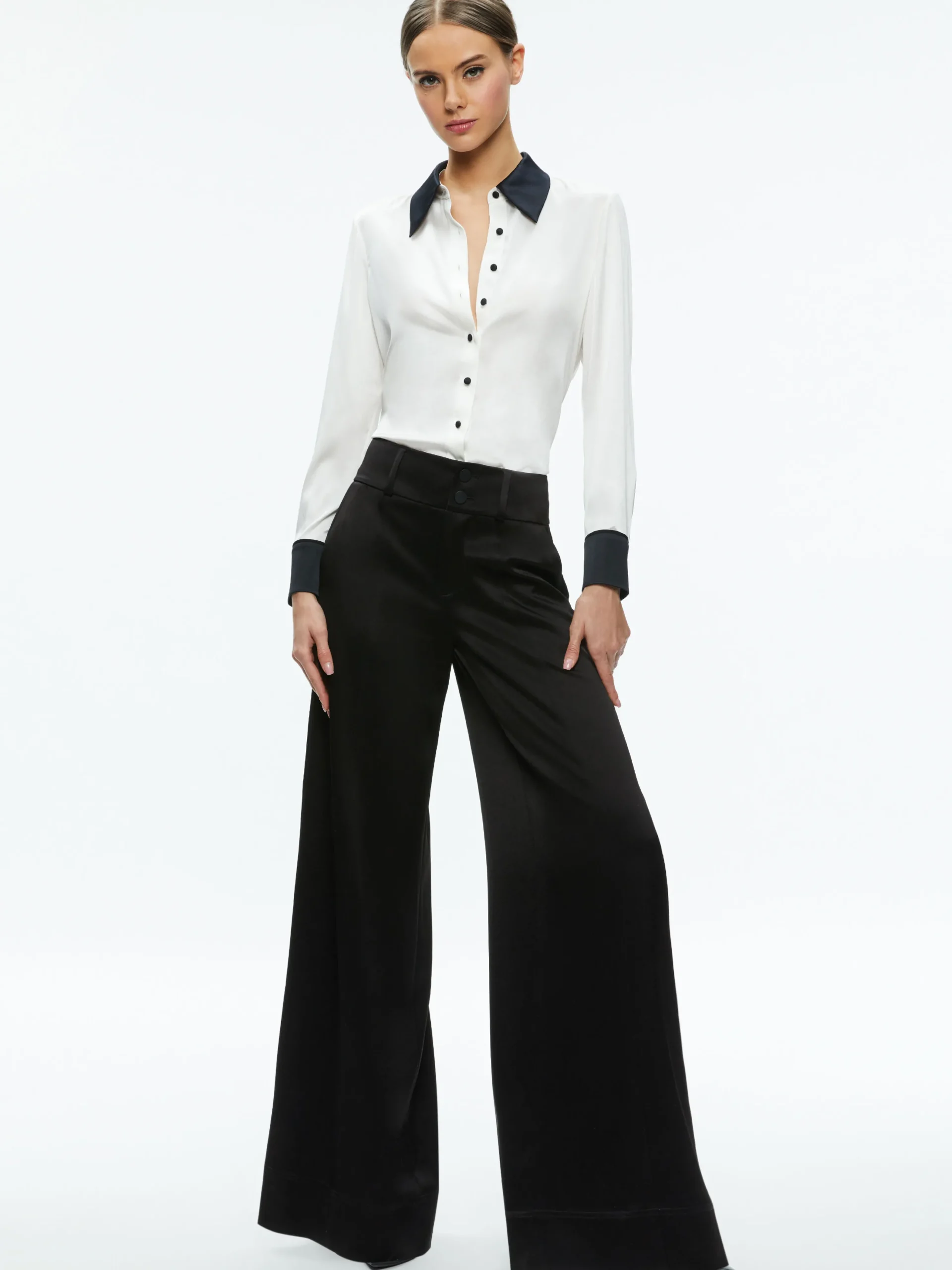 Alice and Olivia WILLA FITTED PLACKET TOP OFF WHITE/BLACK*FEATURED SHOPS | FEATURED SHOPS | FEATURED SHOPS | CLOTHING